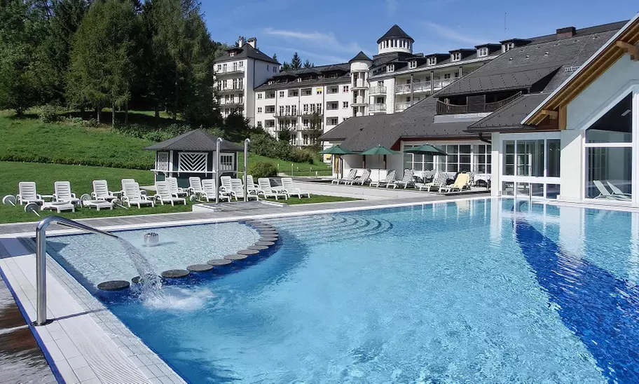 Steiermark: 3-8 Tage für 2 Pers. mit HP inkl. 5-Gänge-Feinschmecker-Menü & SPA-Gutschein im 5* Romantik Schloss Pichlarn - Primary Image