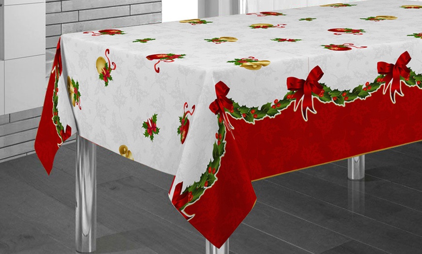 Image 4: Christmas Tablecloths