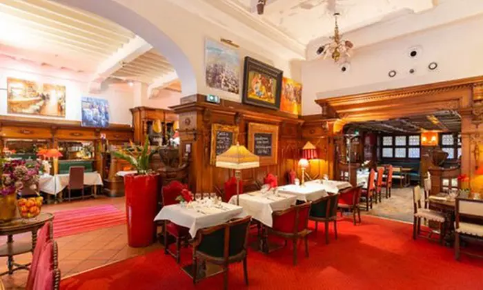 Menu découverte avec entrée, plat et dessert chez Le Cintra