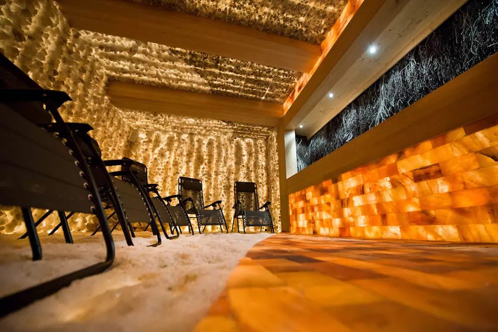 Wejście do groty solnej w Molo Resort Osiek