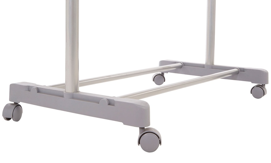 Image 5: Clothing Hanging Rail