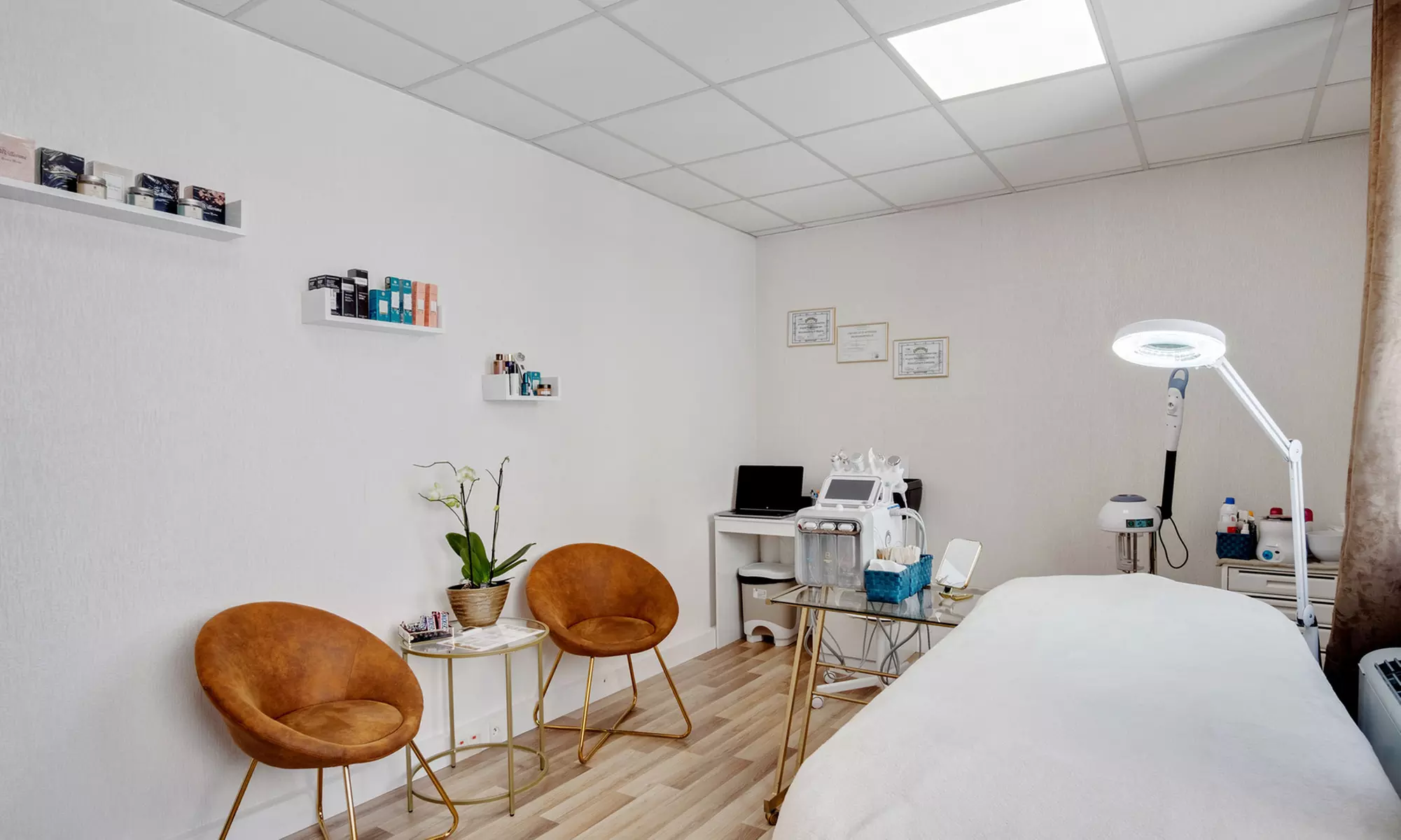 Forfait épilation 3 ou 4 zones avec Aga Esthetique (jusqu'à 55% de réduction) - Second Medium