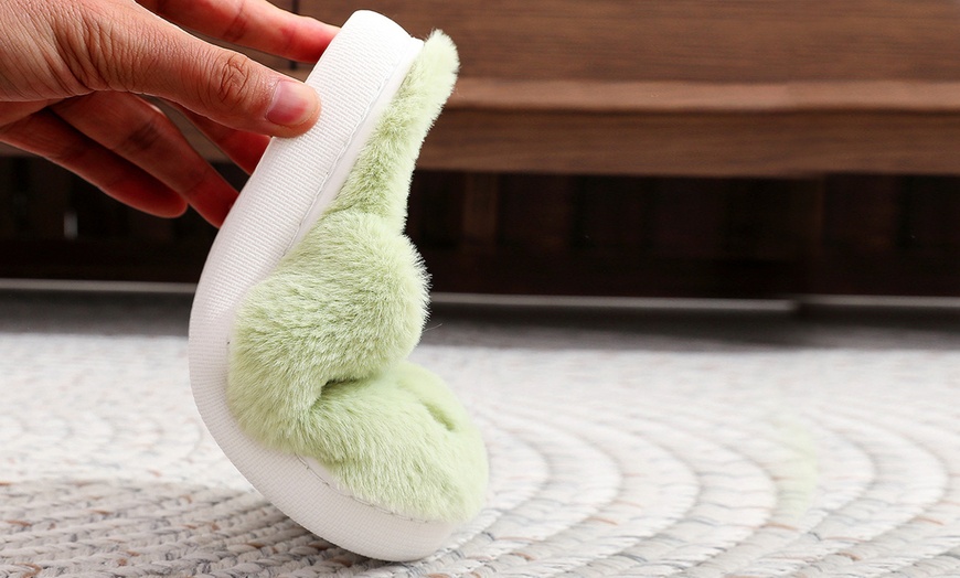 Image 6: Slip-on Grinch-Inspired Faux Fur Slippers