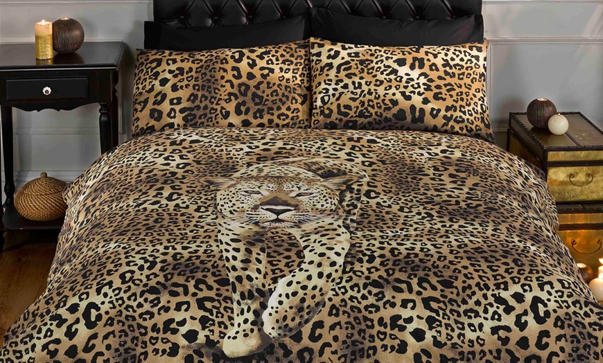 Image 5: Animal-Themed Duvet Cover Set