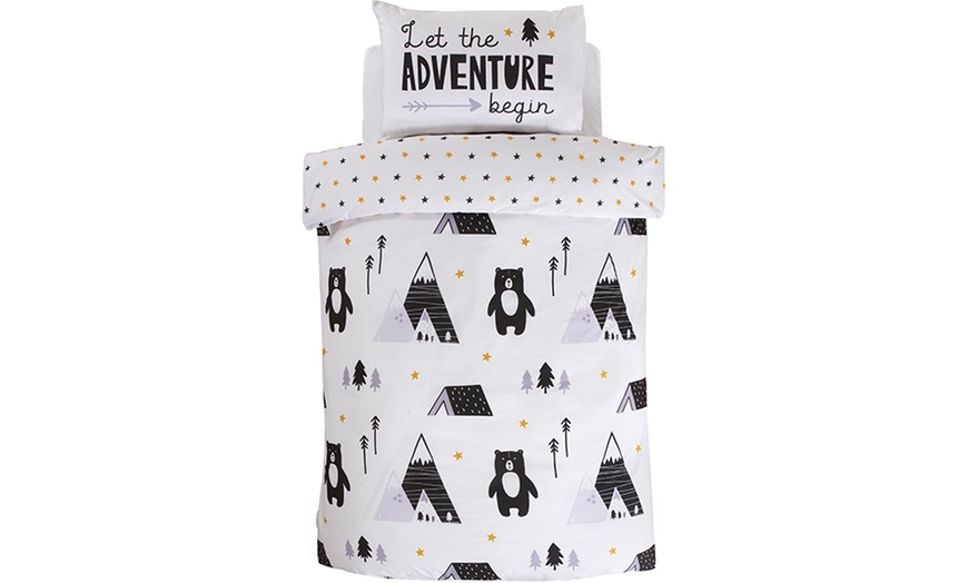 Image 8: Kids' Reversible Duvet Set