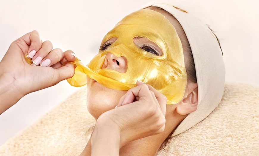 Image 2: Upto 20 Crystal Gold Collagen Face Masks