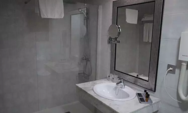 Lloret de Mar : chambre standard avec formule de restauration au choix