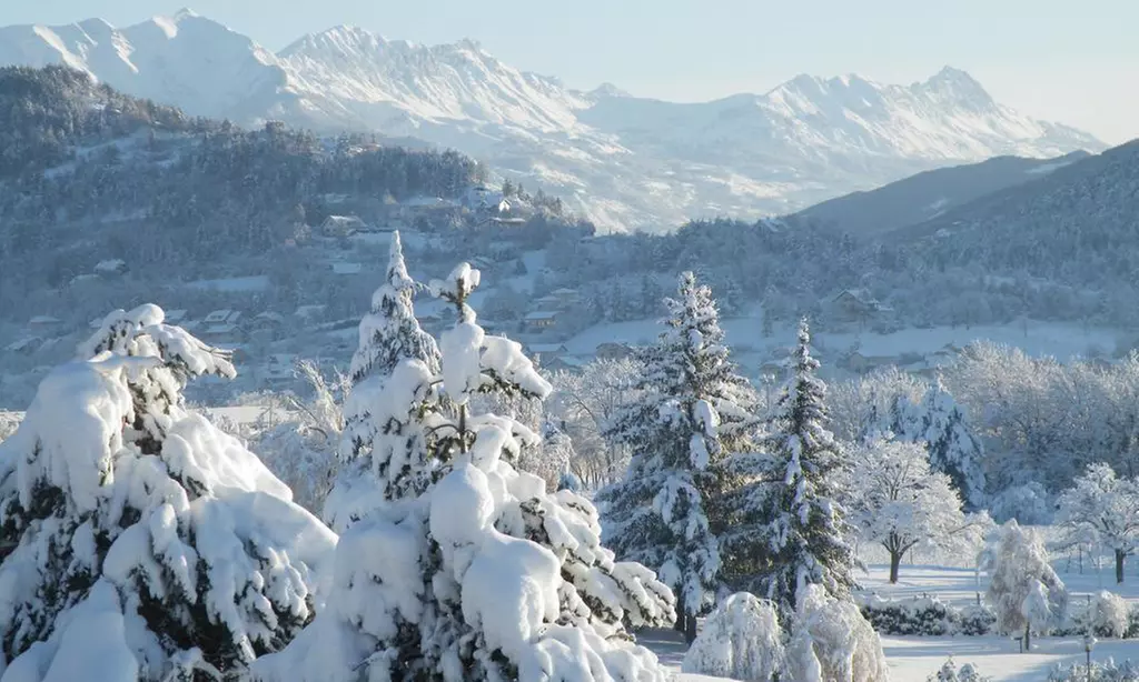 Gap : chambre Double ou Familiale avec pdj et 1/2 bouteille de vin en option à l'hôtel Avantici pour 2 ou 4 personnes - Primary Image