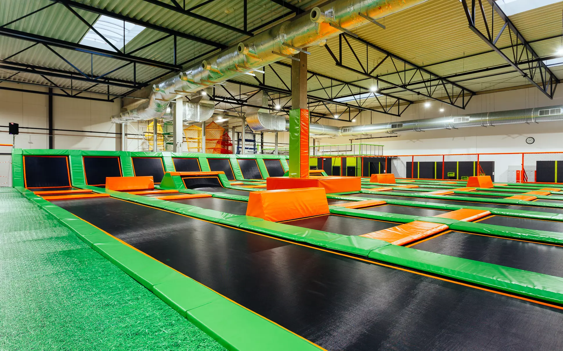 Godzinne wejście dla 1-4 osób do Parku Trampolin Jump Arena