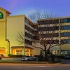 Image 2: Modern hotel in Kenner, LA: Southern Hospitality and Convenience