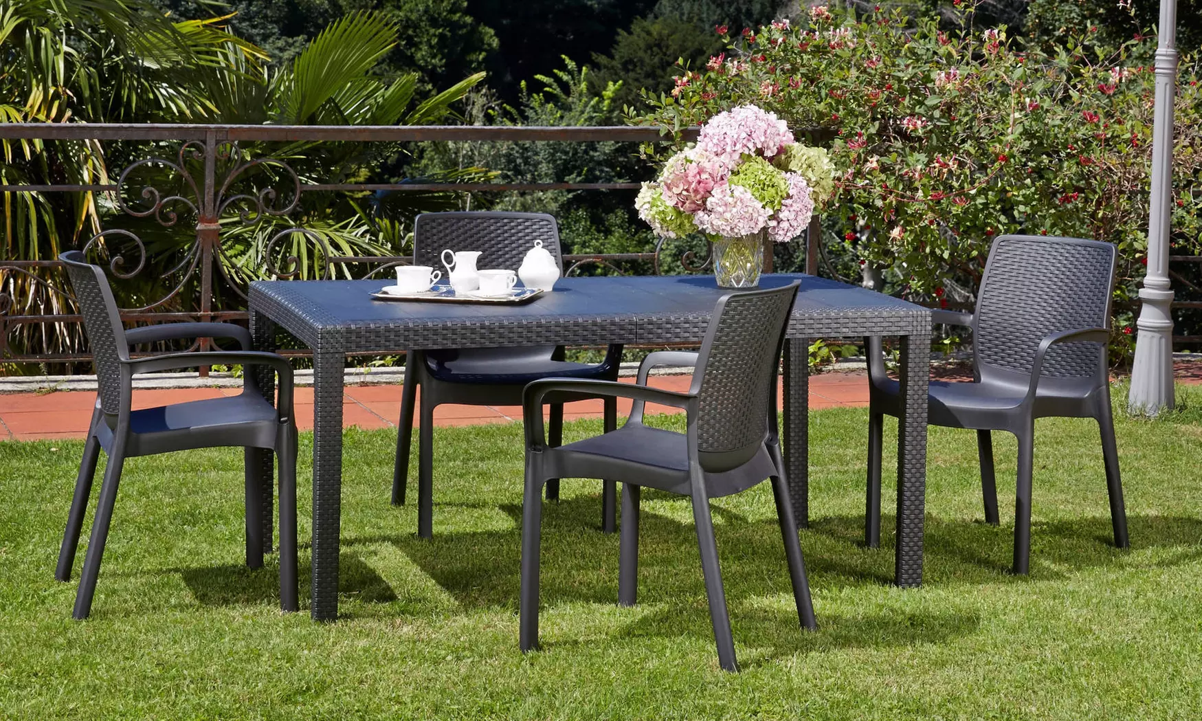 Tavolo allungabile da esterno con 4 sedie