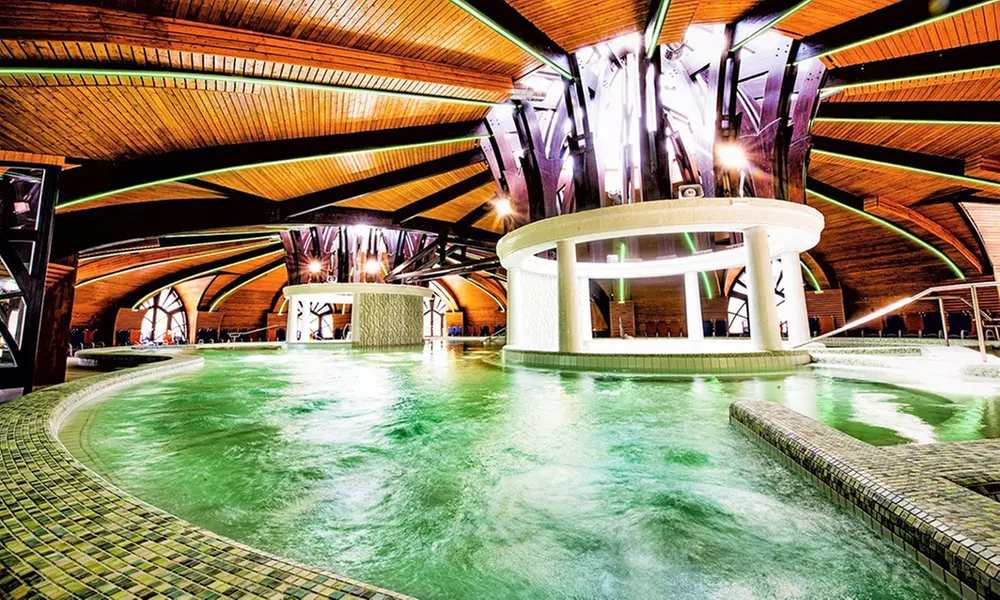 Węgry: 2-7 nocy dla 2 osób i 2 dzieci z wyżywieniem, aquaparkiem i więcej w Park Inn By Radisson Zalakaros Hotel & Spa - Primary Image