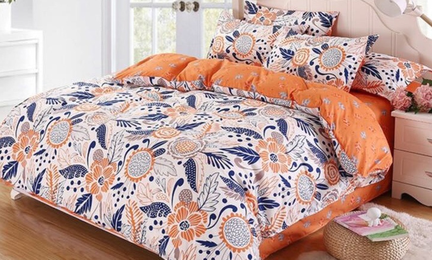 Image 5: Six-Piece Fashionable Duvet Sets