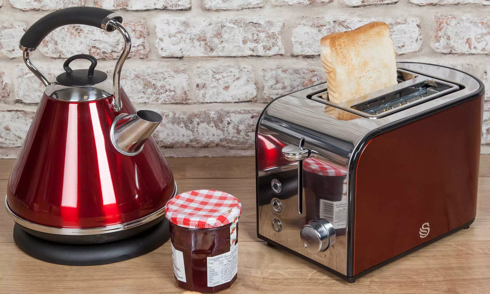 Swan Townhouse Pyramid Kettle and Two-Slice Toaster With Free Delivery - Image 3
