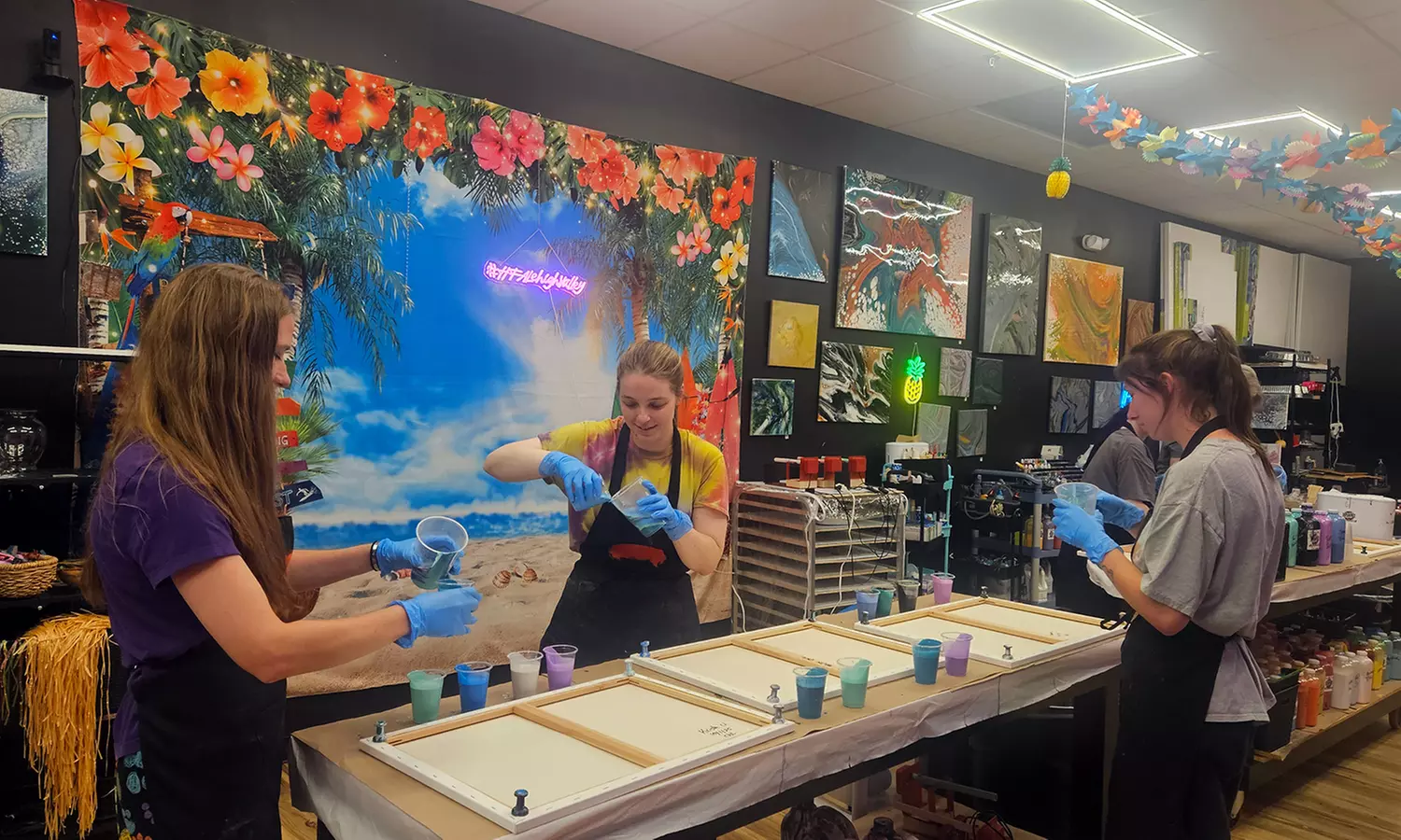 Up to 30% Off Fluid Art at Hangout For Art Lehigh Valley