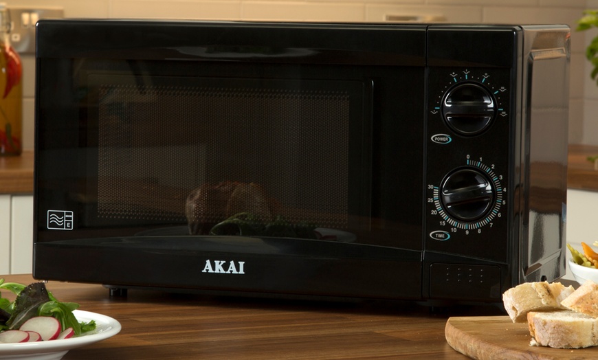 Image 5: Akai 800W Manual Microwave