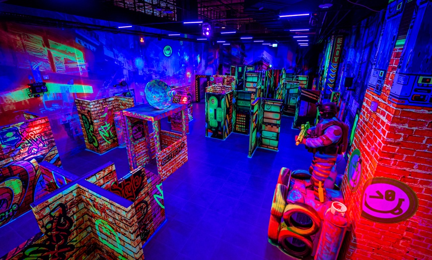 Image 3: Single Game of Laser Tag, Bundle Game of 3 or Laser Tag for 4 
