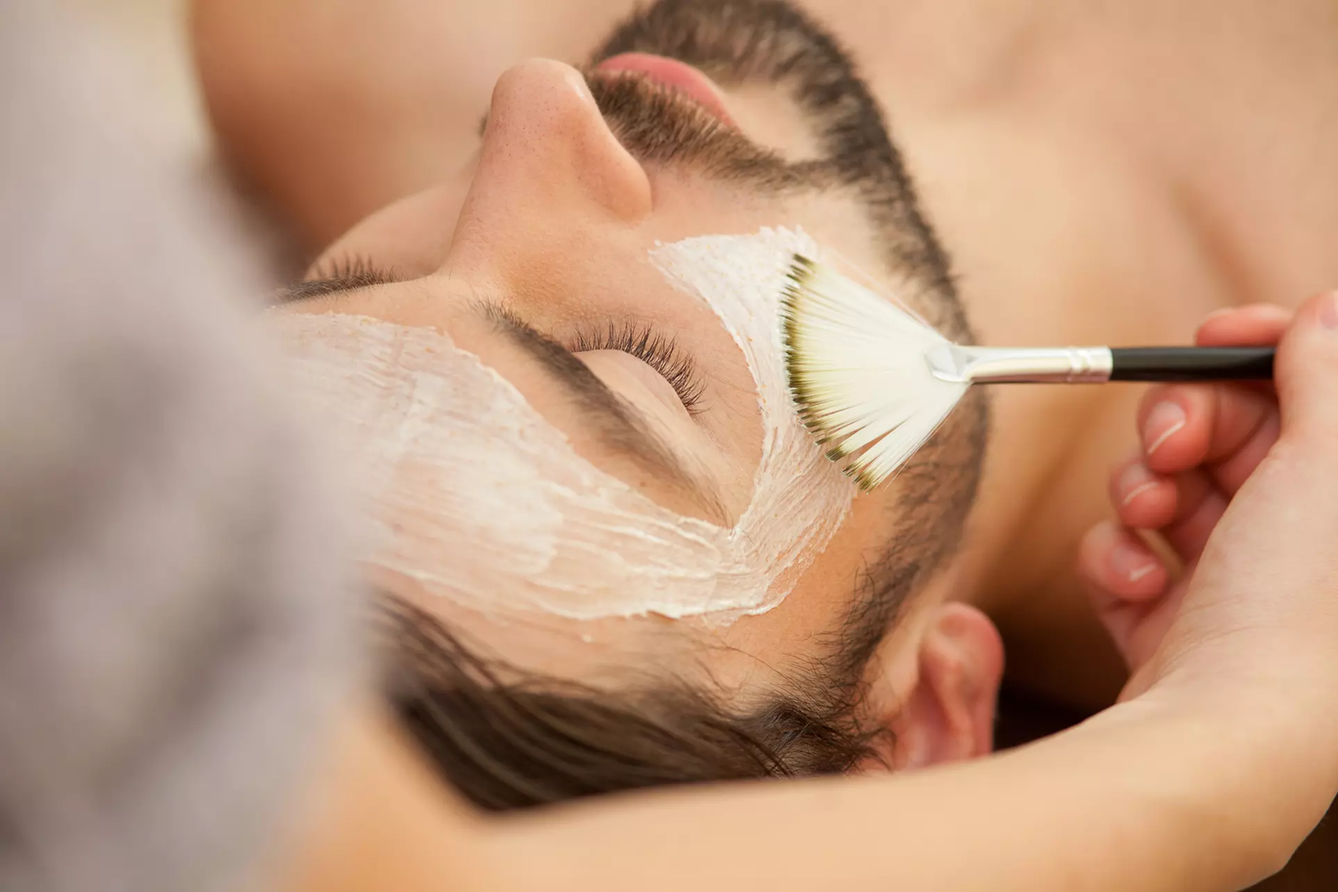 Exclusive Men's Skincare: 30-Minute or 60-Minute Facials at T&R Holistic Services(Up to 58% Off) - Primary Image