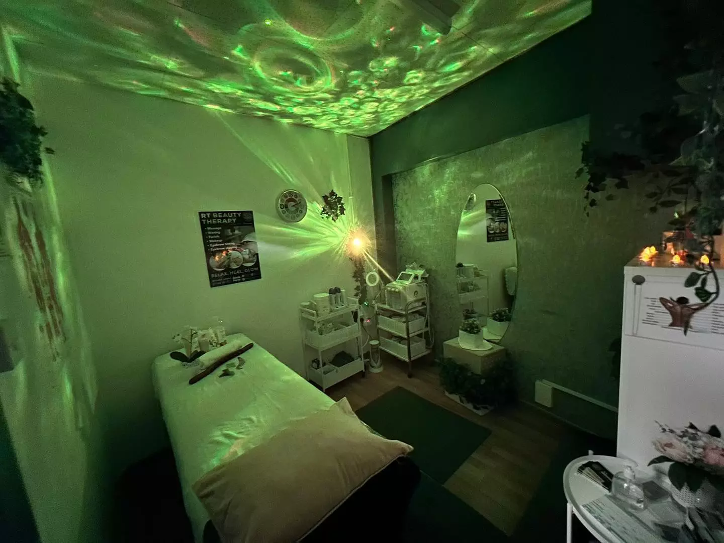 Eyebrow Shape and Tint at RT Beauty Therapy