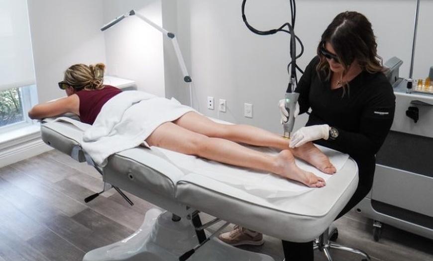 Image 3: Rejuvenate Your Skin With Hydrafacial Sessions!