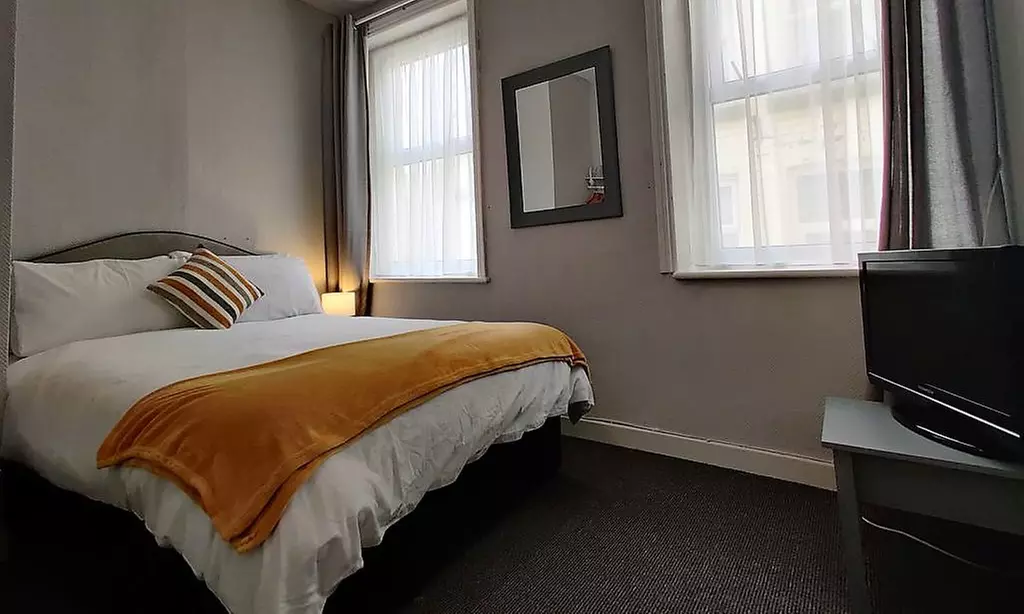 Blackpool: Double/Family Room with Breakfast and Late Checkout