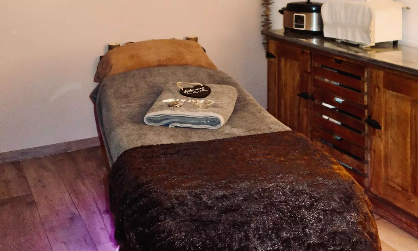 Évasion spa privatisée avec bain à remous, hammam et modelage