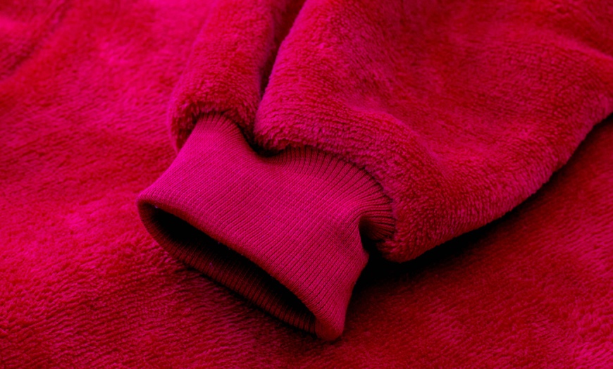 Image 7: Hoodie Blanket