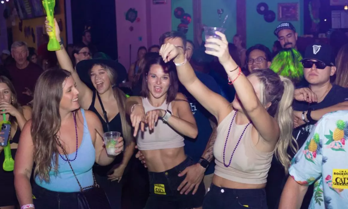 Cinco De Mayo Fremont Street Bar Crawl at VIP Vegas Club Crawl