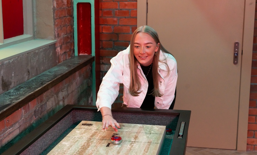 Image 2: 90-Minute Shuffleboard Game