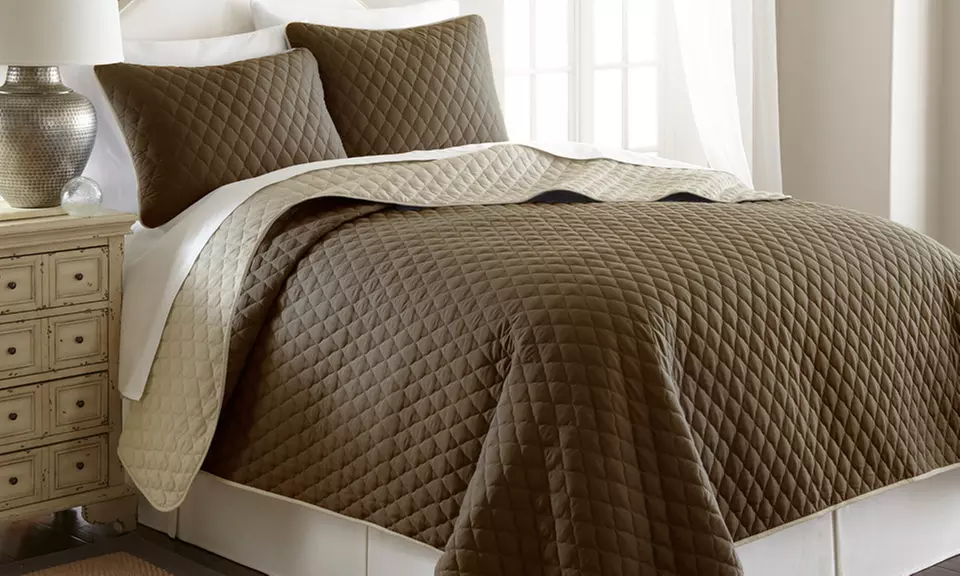 Quatrefoil Reversible Coverlet Set (3-Piece) - Primary Image