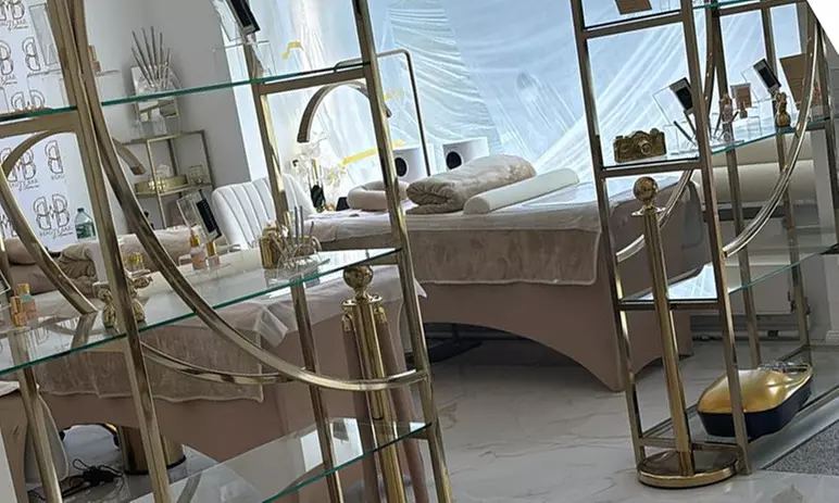 Aqua-Facial, Meso-Needling und BB Glow für eine strahlende Haut