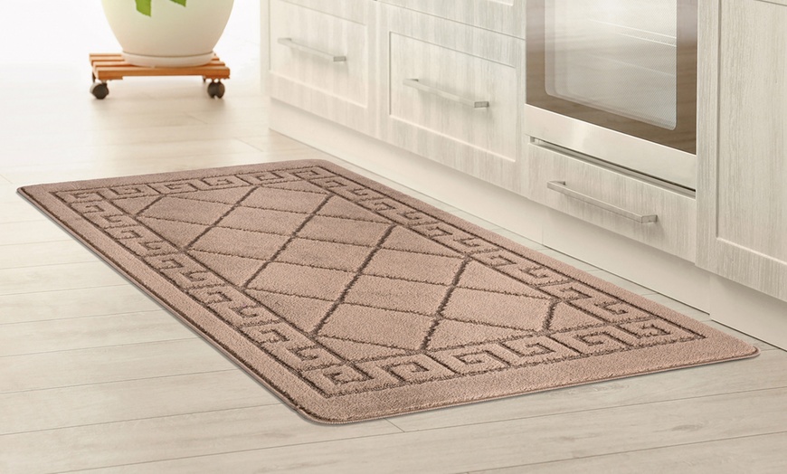 Image 2: Washable Non-Slip Gel-Back Door Entrance Mat