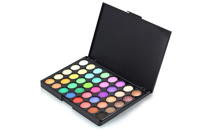 Image 4: 40-Shade Eye Shadow Palette