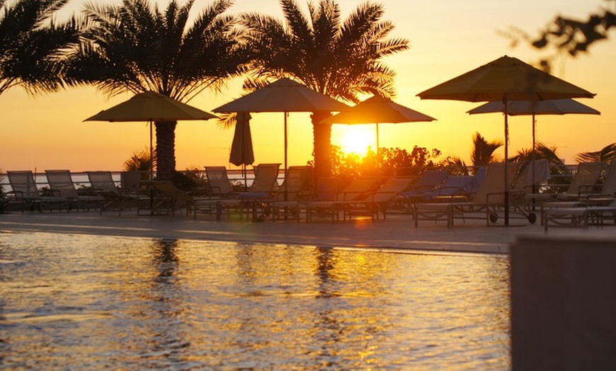 Image 8: RAK: 5* 1- or 2-Night Stay with Breakfast and Footgolf