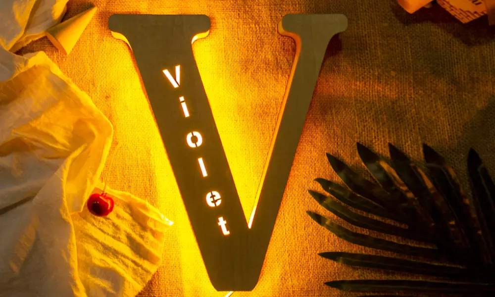 1 veilleuse murale à lettres personnalisées avec Justyling (79% de réduction) - Primary Image