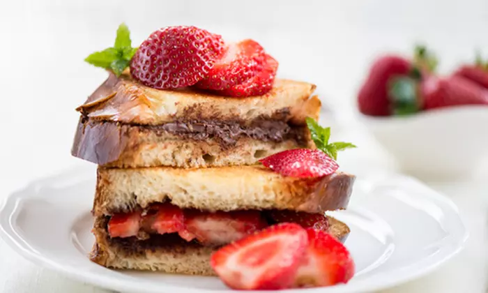 Bottomless Brunch, Dinner with Wine for Two / Four Guests & More