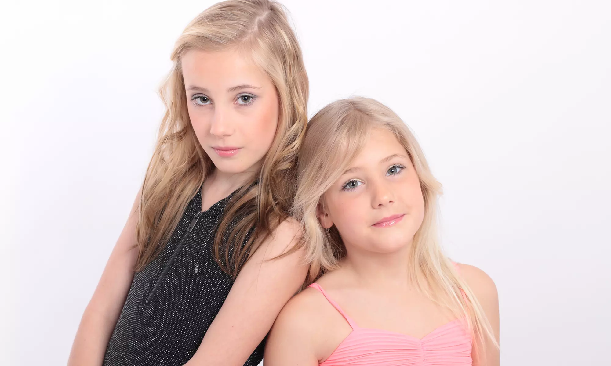 Kinderfotoshoot voor 1-2 of 3-4 kinderen incl. haar en make-up en digitale foto bij Fero Studio in Den Haag - Primary Image