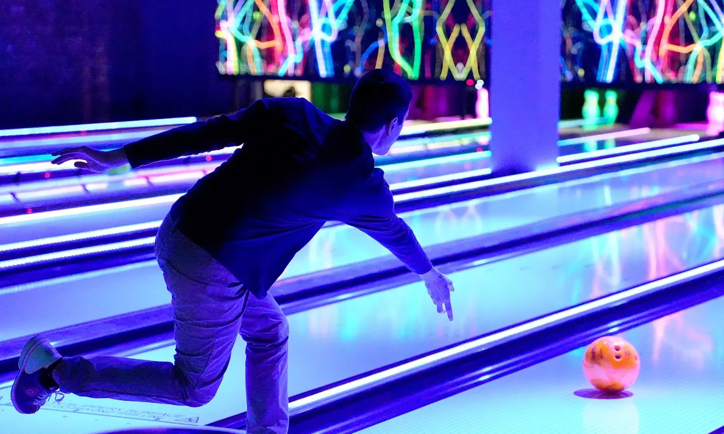 1 Hour Lane Rental with Shoes for Up To 6 People at Thrill Factory Entertainment! Save Up To 57%!  - Primary Image