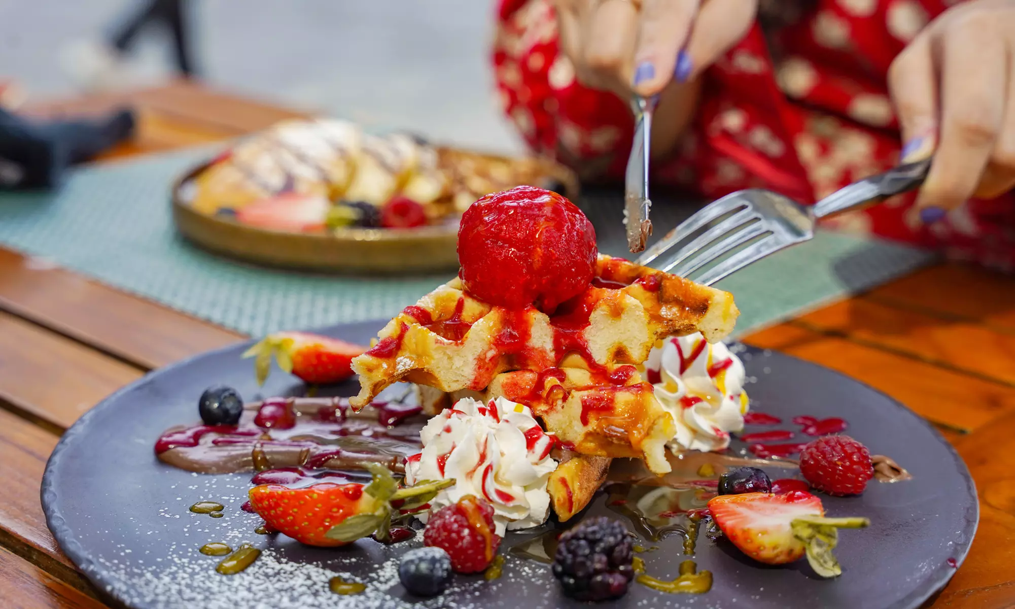 Breakfast with Pool Access for a Child and Adults!