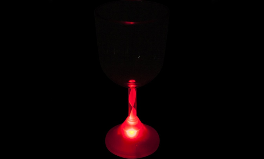 Image 6: Colour Changing LED Wine Glasses