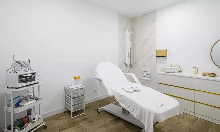 Limpieza facial con masaje kobido, con opción a peeling y dermapen