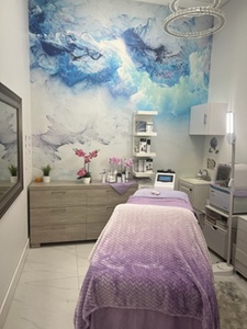 One ThermaLift Skin-Tightening Facelift (1HR) - Glowing Skin by Maria