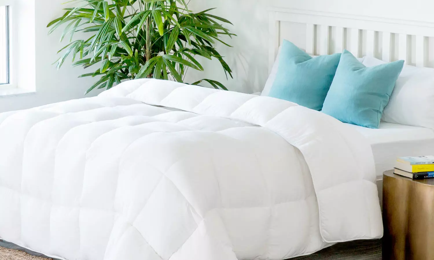 Linenspa Reversible Down Alternative Microfiber Comforter - Primary Image