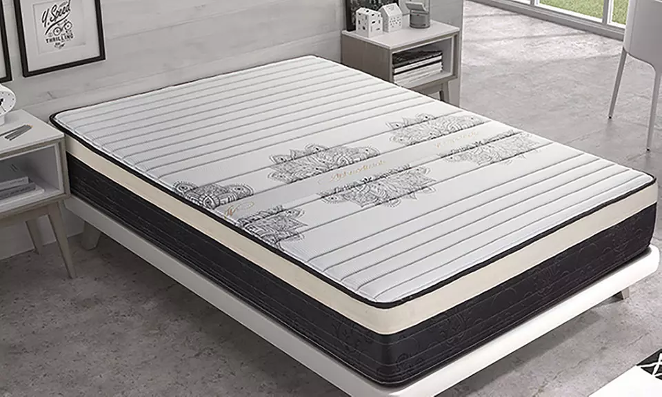 Aphrodisiakum-Matratze in der Größe nach Wahl - Primary Image