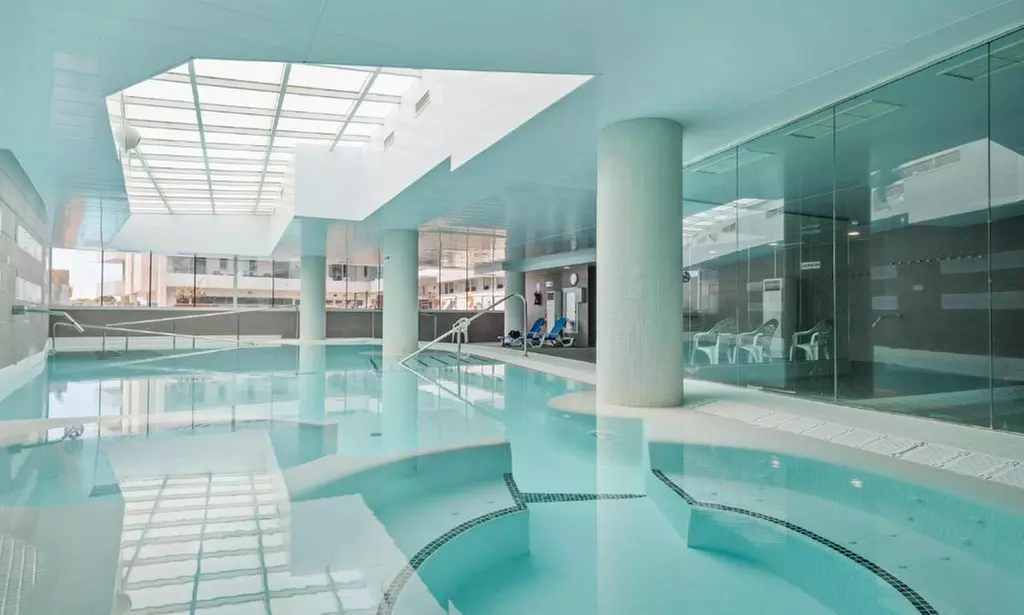 Circuito termal en balneario y masaje en Balneario Playa de Comarruga