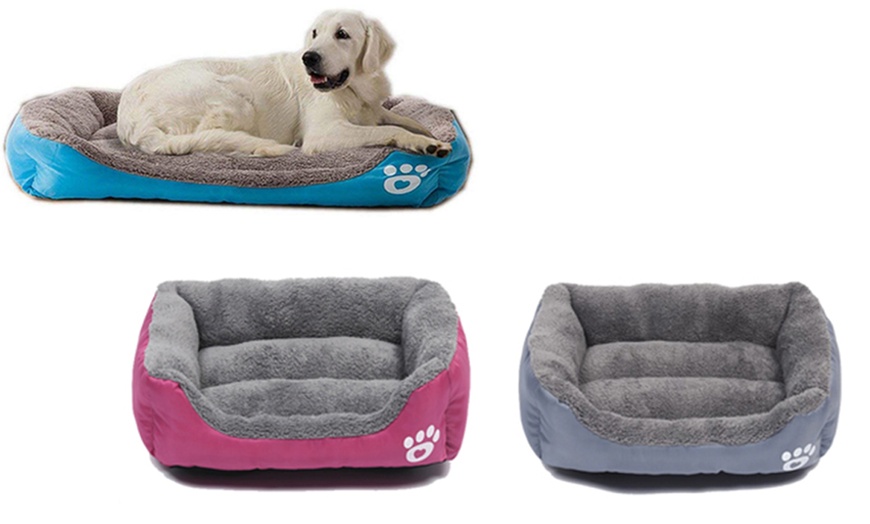 Image 1: Winter Warm Pet Lounge Bed