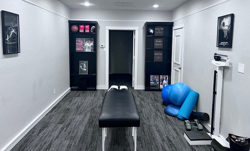 Image 5: Boost Flexibility with 25 min 1-on-1 Assisted Stretch Therapy