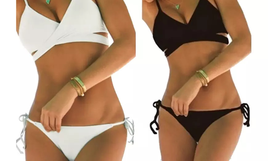 Image 1: Bikini con efecto cruzado