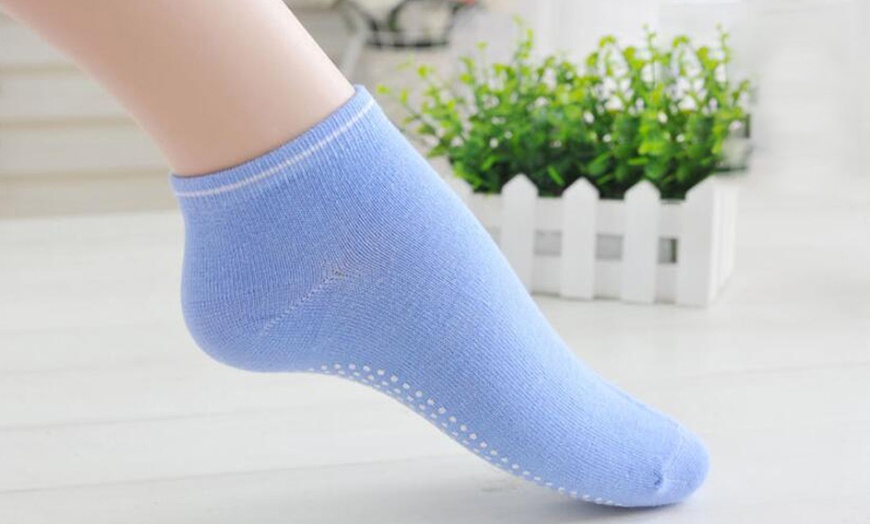 Image 7: Anti-Slip Yoga Socks