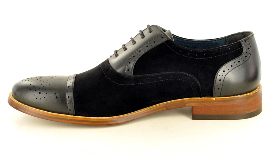 Image 9: Two-Tone Men's Brogue Shoes